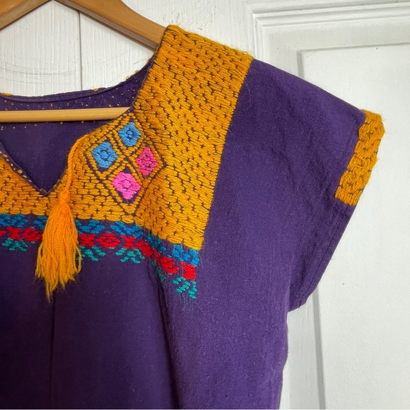 Handmade Embroidered Top - Picture 4 of 9